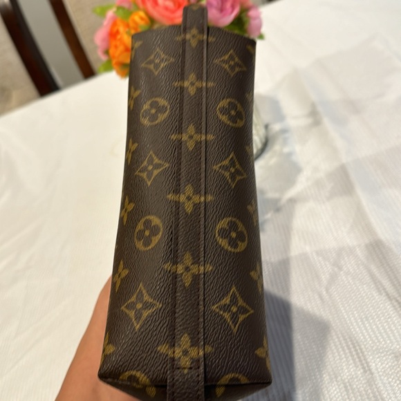 Authentic Louis Vuitton Demi Ronde pouch - Picture 6 of 11